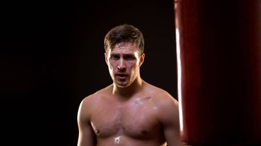Spor adam yorgun boks eğitim, başarı ve motivasyon sonra terleme