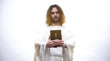 Aziz Peygamber İncil tutan, Hıristiyanlar için vahiy öğretileri, Emir