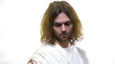 Büyük şehit ağlıyor, günahlardan tövbe, kefaret yakın çekim