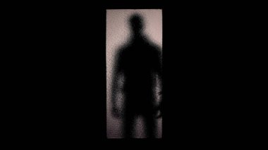 Cam kapının arkasında duran soyguncu veya silueti, fobiler ve korkular