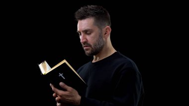 Dini inanan, İncil tutan, sorulara cevap bulma, Tanrı'ya inanç