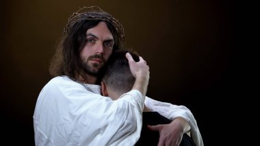 Dikenler Içinde İsa taç rahatlatıcı ağlayan adam, ruhbarış, Tanrı nimet, umut