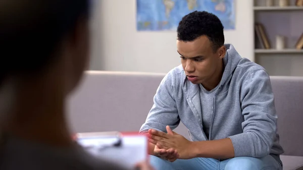 African American Teenager Suffering Loneliness Bullying Discrimination — Stock Photo, Image