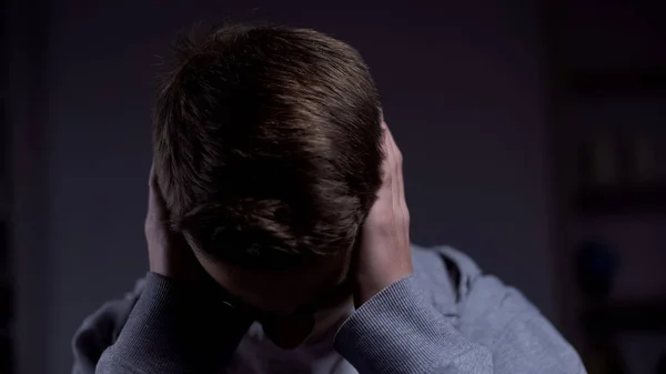 Adolescente Que Sofre Transtorno Mental Ouvindo Vozes Cabeça Psicoterapia — Fotografia de Stock