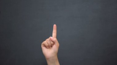 Tahtaya karşı kadın işaret parmak, fikir duyurusu, reklam