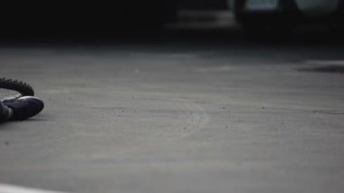 Bisikletle trafik kazası sonrası yolda genç çocuk ölü, kurban