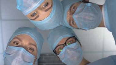 Cerrahi aletler, doktor korkusu, iatrofobi, pov ile tıp uzmanları