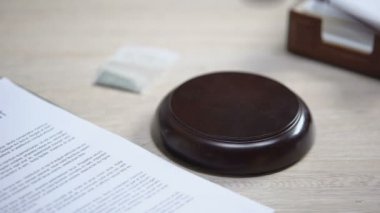 Masada Marihuana paketi, ses bloğunda toklak çarpıcı, yasak uyuşturucu kontrolü