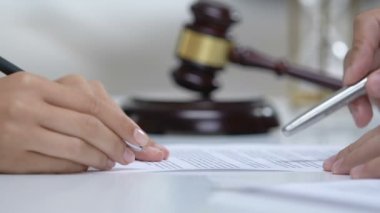 Avukat atama üzerinde kadın suç tanık imza delil belgesi, mahkeme