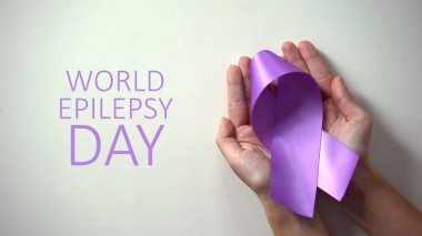 Dünya epilepsi gün yazıt, mor şerit Bayan ellerini, hastalık farkındalık