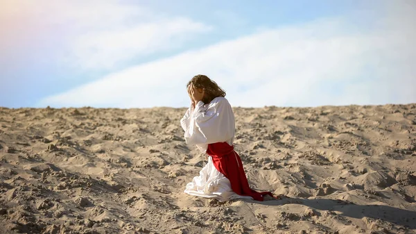 Man Robe Repenting Sins Praying God Desert Pangs Conscience — Stock Photo, Image