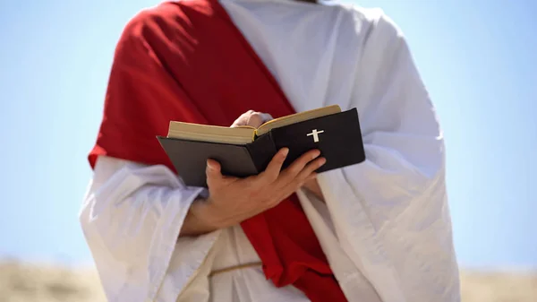 Profeta Vestido Leyendo Biblia Teología Interpretación Del Cristianismo — Foto de Stock