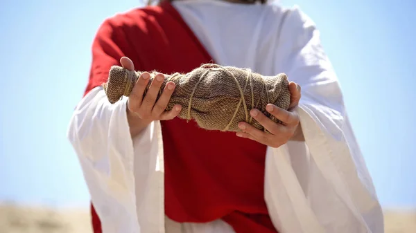 Jesús Túnica Mostrando Botella Vino Cámara Eucaristía Iglesia Católica — Foto de Stock