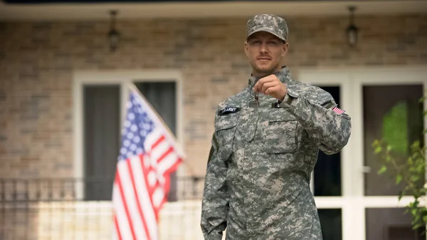 Usa Soldier Showing Keys House Mortgage Help Veterans Organization — Stock Photo, Image