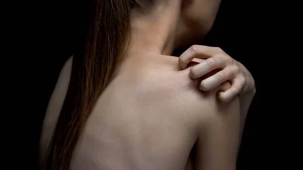 Hysterical Naked Female Victim Scratching Back Psychological Problem Ptsd — Stock Photo, Image