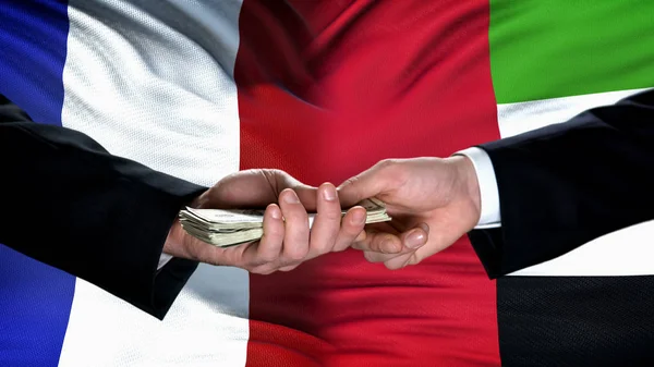 Francie Představitelé Uae Vyměňují Peníze Vlajkami Mezinárodní Dohody — Stock fotografie