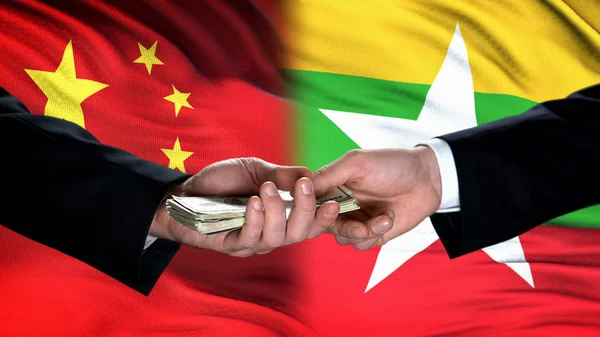Funcionarios China Myanmar Intercambian Dinero Antecedentes Bandera Asociación — Foto de Stock