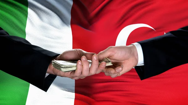 Ambtenaren Van Italië Turkije Die Geld Uitwisselen Achtergrond Van Vlag — Stockfoto