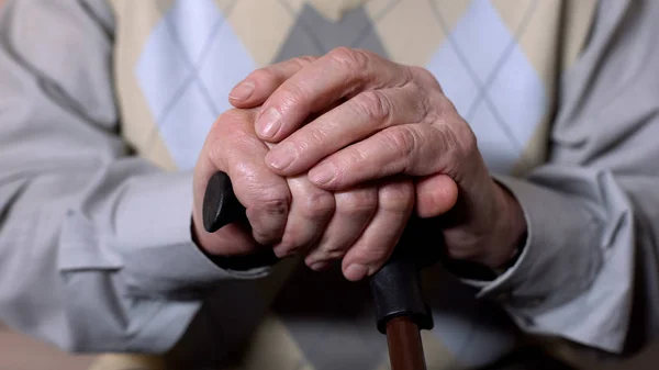 Maschio Anziano Con Bastone Passeggio Riforma Previdenziale Sociale Assistenza Sanitaria — Foto Stock