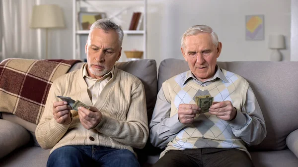Depressed Elderly Men Counting Money Low Social Payment Poverty Problems — Stock Fotó