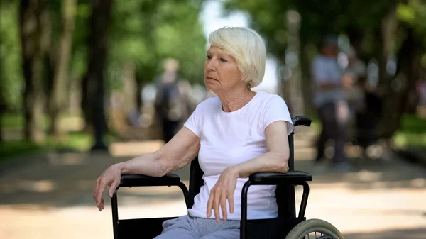 Upset Elderly Woman Sitting Wheelchair Nursing Home Park Terminal Illness — Stock Photo, Image