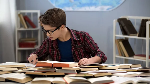 Genius School Pupil Reading Books Sitting Table Study Research Development — Stock Photo, Image