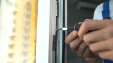 Erkek el vidaları pencere, onarım ve montaj hizmetleri, yakın çekim