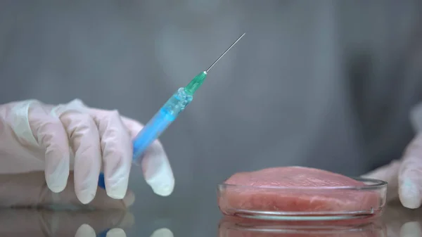 Lab Worker Holding Syringe Liquid Meat Table Gmo Impact Organism — Stock Photo, Image