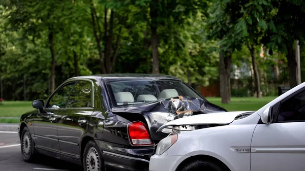 Rozbitá Auta Ulici Dopravní Nehoda Dopravní Srážka Pojištění Vozidla — Stock fotografie