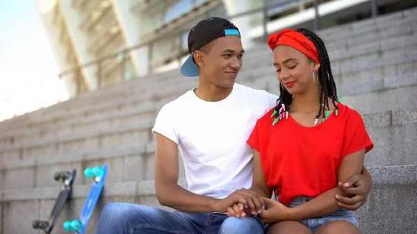 Menina Dando Chance Namorado Para Fazer Paz Emoções Primeiro Amor — Fotografia de Stock