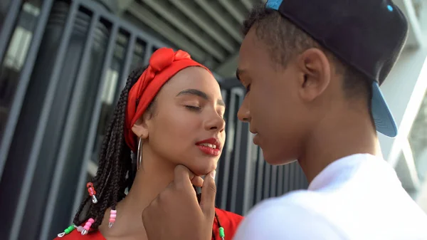 Afro American Teen Boy Lovingly Holding Pretty Girlfriend Face Trying — Stock Photo, Image