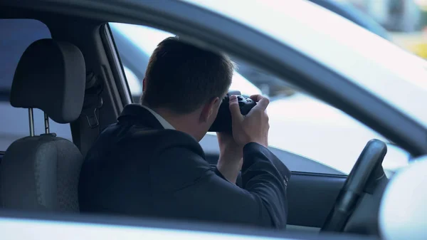 Yellow Press Journalist Taking Photos Car Searching Shocked News — Stock Photo, Image