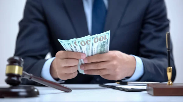 Advokat Som Räknar Dollar Sittande Ämbetet Illegala Affärer Dyra Tjänster — Stockfoto