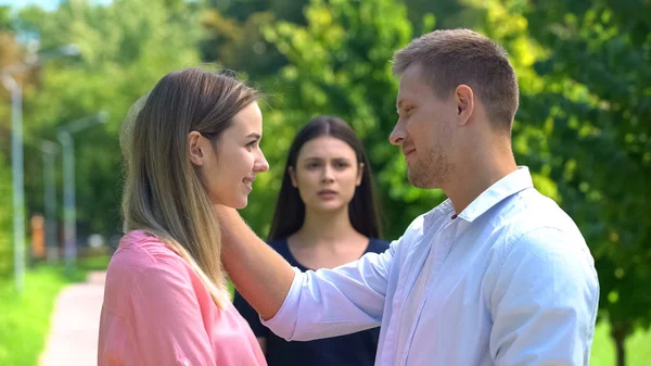 Girlfriend Boyfriend Flirting Outdoors Jealous Woman Background Betrayal — Stock Photo, Image