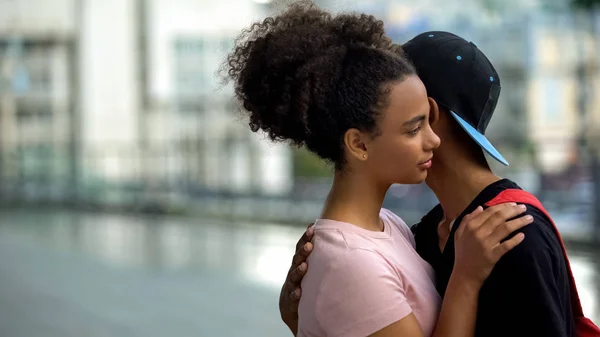 Teen Couple Teenagers Hugging Outdoor Date Love Connection Affection — Stock Photo, Image