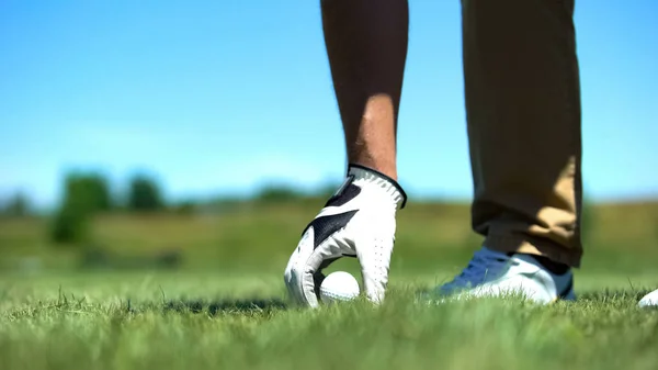 Erkek Golfçü Salıncak Profesyonel Lüks Spor Önce Golf Topu Kapalı — Stok fotoğraf