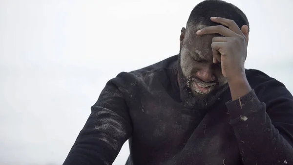 Wounded Male Refugee Crying Survived Shipwreck Illegal Border Crossing — Stock Photo, Image