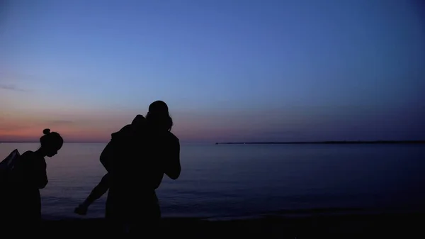 Refugee Family Walking Night Escaping Border Control Illegal Migration — Stock Photo, Image