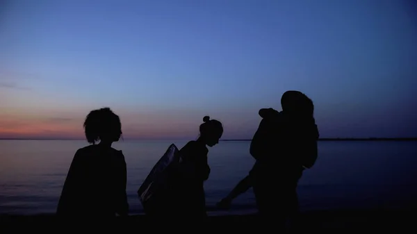 Refugee Family Children Walking Night Bags Illegal Border Crossing — Stock Photo, Image