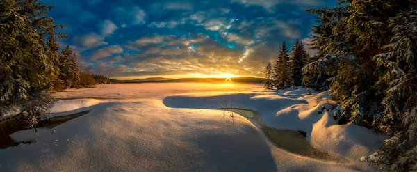 Traumhafte Winterlandschaft Bei Sonnenaufgang Und Sonnenuntergang Das Beste Foto — Stockfoto