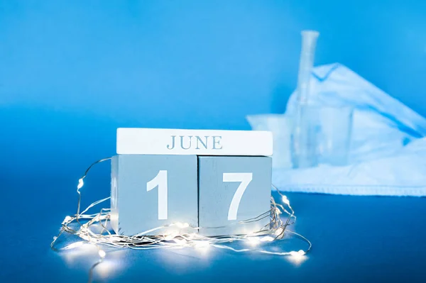 Ξύλινα Ζάρια Αέναο Ημερολόγιο Ημερομηνία Ημέρα Του Γιατρού Ιουν Τυλιγμένο — Φωτογραφία Αρχείου