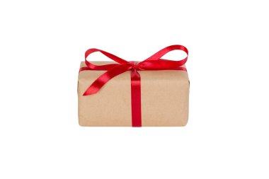 Hediye kutusu beyaz arka plan üzerinde izole kırmızı kurdele ile. tatil kavramı Sen Tasarla. perspektif görünümü.