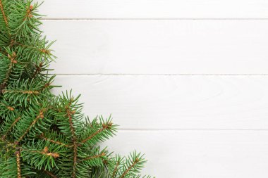 Noel ahşap arka plan köknar ağacı ve kopya alanı ile. üstten görünüm boş alanı tasarımınız için.