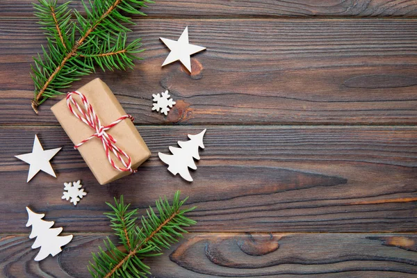 Caja Regalo Navidad Envuelta Papel Reciclado Con Vista Superior Cinta —  Fotos de Stock