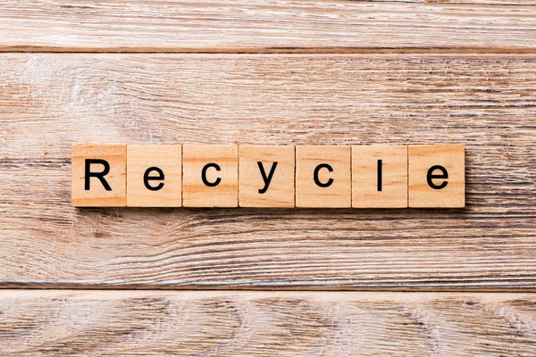 Recycler Mot Écrit Sur Bloc Bois Recycler Texte Sur Une — Photo