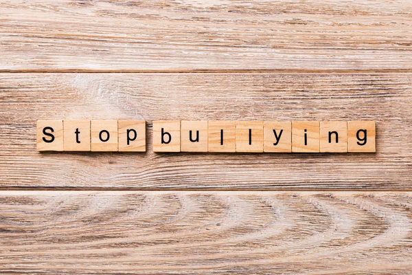 Pare Falar Bullying Escrito Bloco Madeira Pare Bullying Texto Mesa — Fotografia de Stock