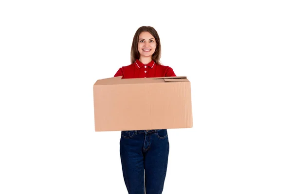 Smiling delivery person está dando un paquete a un cliente aislado sobre fondo blanco —  Fotos de Stock