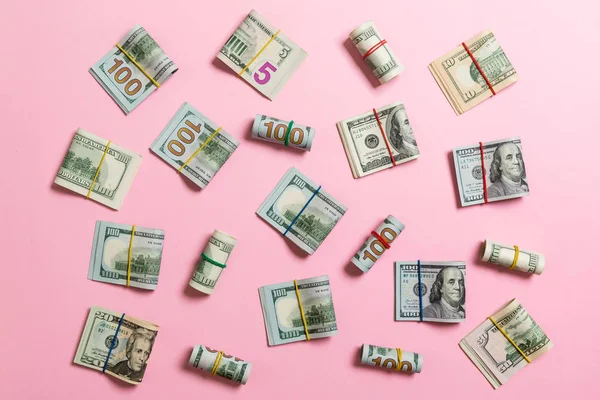 Peněžní zázemí s americkými sty dolarovou bankovkou na vrcholu wiev s prostorem pro kopírování textu v obchodní koncepci — Stock fotografie