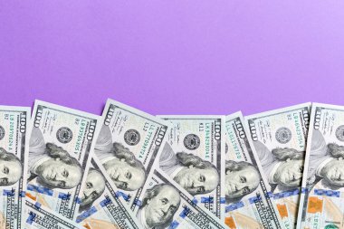 yüz dolarlık banknotlar Kopya alanı ile arka planda iş kavramının üst görünümü