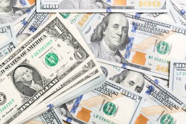 1 dolarlık banknotlar. Arka plandaki iş konseptinin en üst görüntüsü.